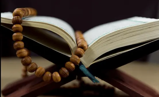 Memilih Pendapat Fiqih yang Memudahkan Bukanlah Mempermudah Secara Berlebihan